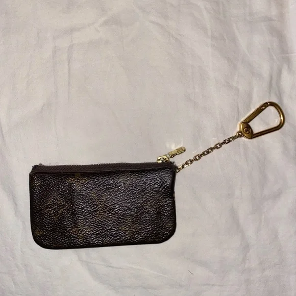 Louis Vuitton keychain with pouch. - Picture 4 of 7